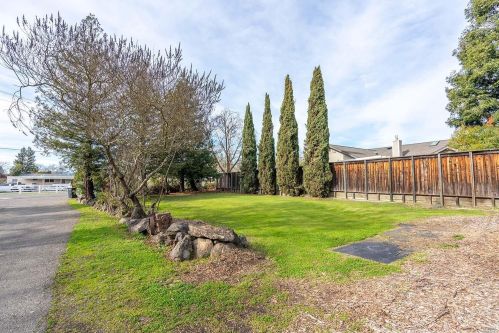 6530 Old Redwood Hwy, Santa Rosa CA  95403-1480 exterior