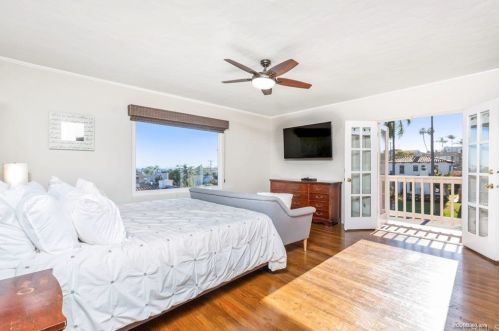 3336 Elliott St, San Diego CA 92106-1326 exterior