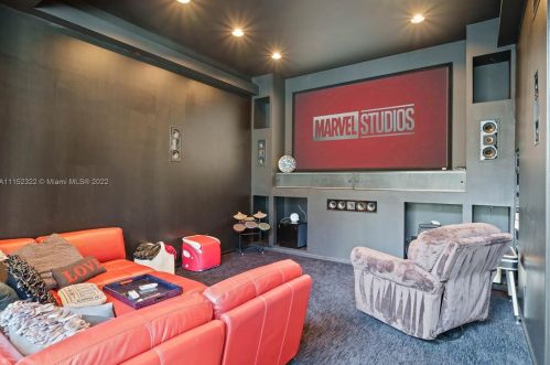 4828 Peninsula Dr, Daytona Beach FL 32127-7203 exterior