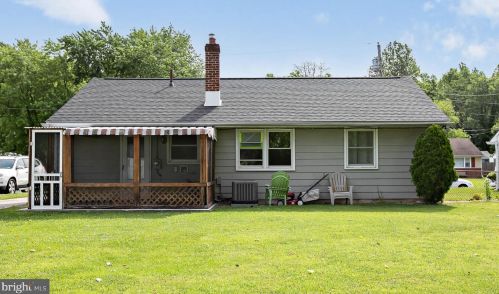 121 Hannold Blvd, West Deptford NJ  08096-1815 exterior