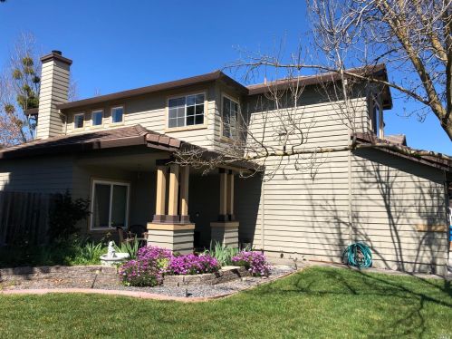 2103 Bedford St, Santa Rosa, CA 95404-8032