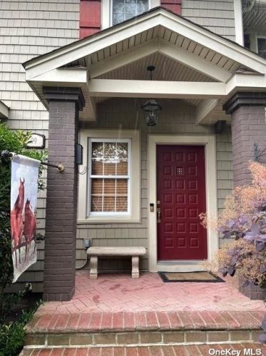 99 Geranium Ave, Floral Park, NY 11001-3034