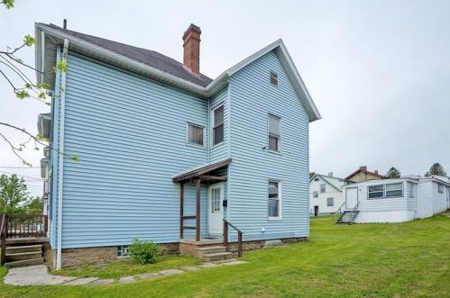 711 Center Ave, Somerset, PA 15501-1027