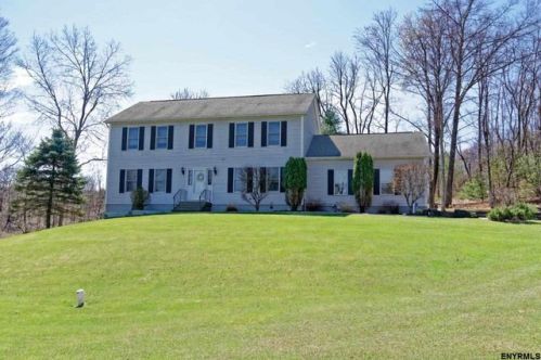 25 Heminway Ln, North Greenbush NY  12198-8044 exterior