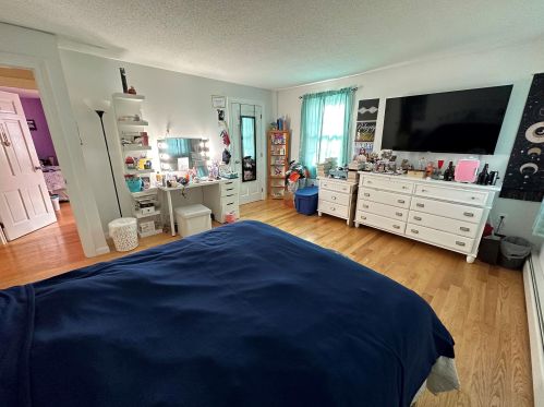 21 Dianna Rd, Londonderry NH  03053-3237 exterior