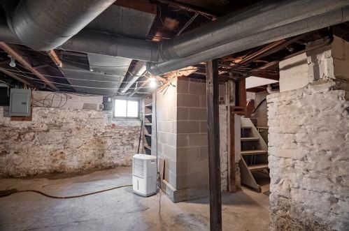 437 Line St, Hermitage PA  16150-1208 exterior