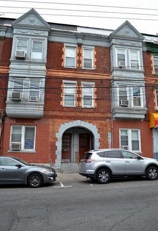 217 45th St, Union City, NJ 07087-6305