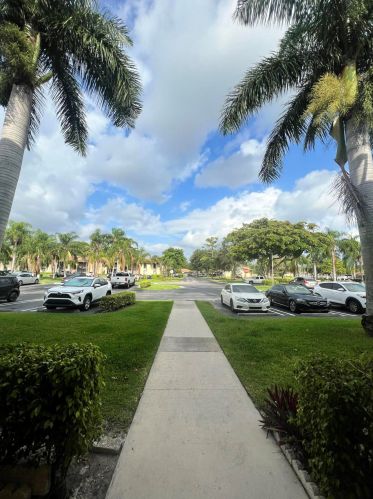 632 Sea Pine Way, West Palm Beach, FL 33415-9055