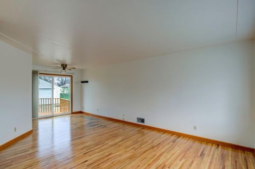 547 Hoyt Ave, Saint Paul, MN 55130-3016