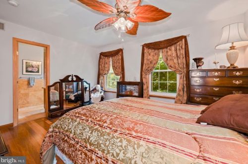 8315 Collins Ave, Camden NJ  08109-3568 exterior