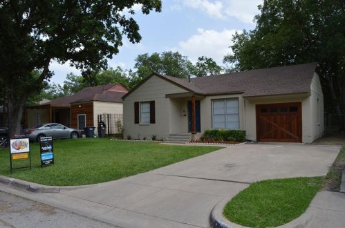 2717 Bewick St, Fort Worth, TX 76109-3030