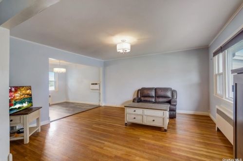 1317 Union Ave, Floral Park NY  11003-2611 exterior