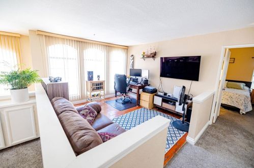 1785 Promenade Pl, Vista CA  92083-6167 exterior