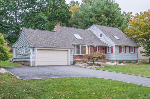 30 Francisco Ave, West Paterson, NJ 07424-2317