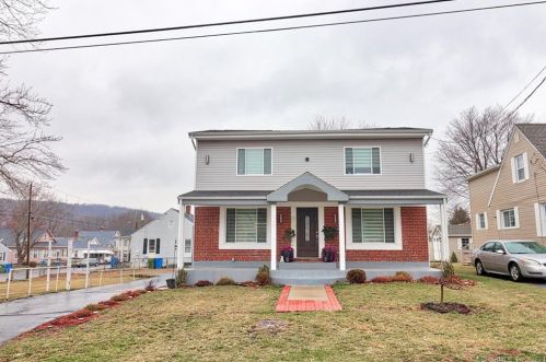 116 Highlawn St, Waterbury, CT 06705-1514