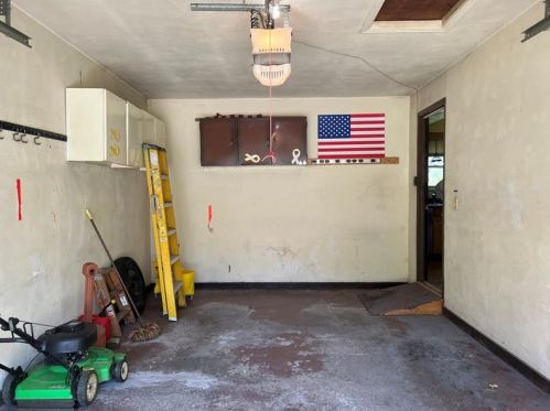 412 Clifton Ave, Glenshaw PA  15116-2402 exterior