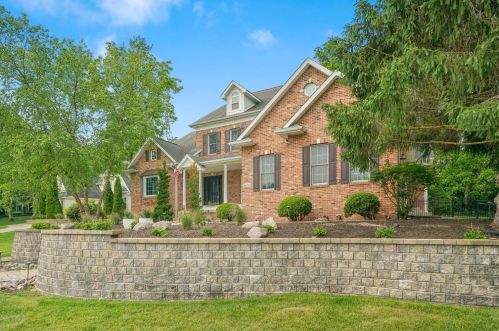 2003 Emmett Ct, Valpo, IN 46385-8283