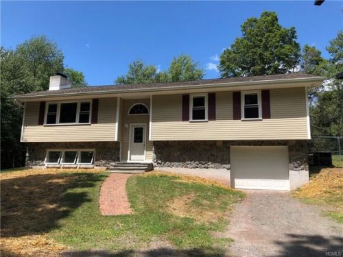 436 Southwoods Dr, Monticello, NY 12701-7230