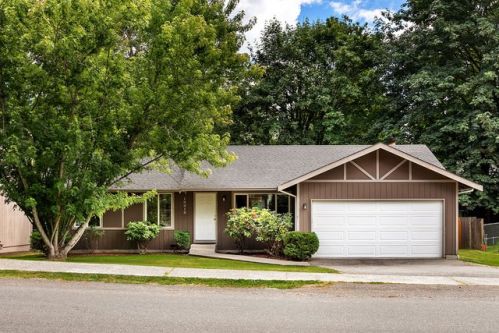 19212 142 Pl, Seattle WA  98058-9447 exterior