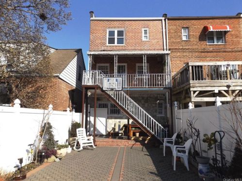 2743 Hone Ave, Bronx, NY 10469-4103