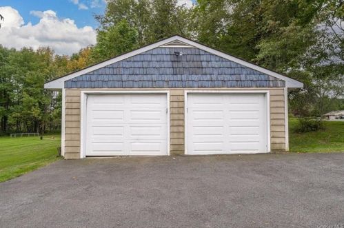 75 Sackett Lake Rd, Monticello NY  12701-4514 exterior