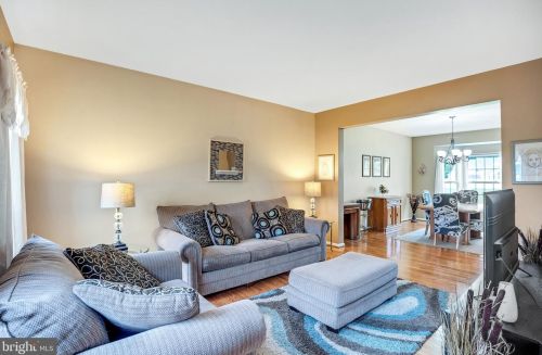 26 Kristen Ln, West Deptford NJ  08051-1672 exterior
