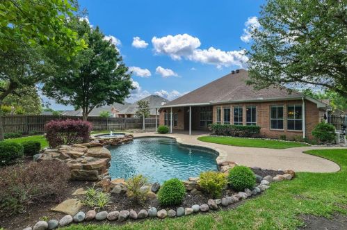 7625 Woodhaven Dr, Fort Worth, TX 76182-9213