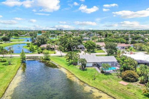 2266 Kings Lake Blvd, Naples FL  34112-5321 exterior