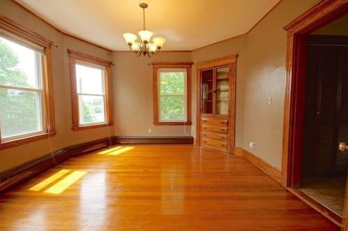 75 Crescent St, Swampscott MA 01907-1010 exterior