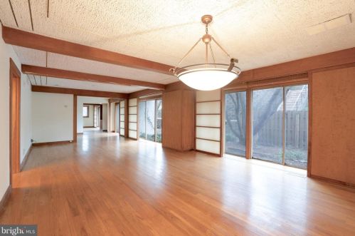 285-6 Chelsea Cir, Newtown Square PA  19073-2104 exterior