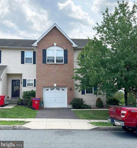 60 Stone Hill Dr, Pottstown, PA 19464-5296