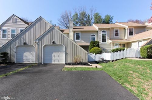1642 Mcnelis Dr, Southampton, PA 18966-4025