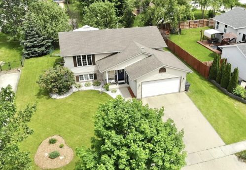 1229 Valleyridge Dr, Lake Mills, WI 53551-1943