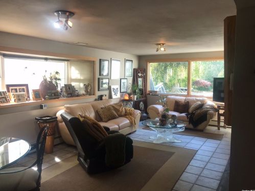 156 Secatogue Ln, West Islip, NY 11795-4722