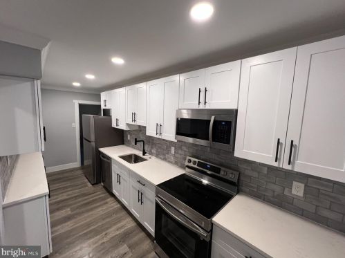 4950 19th St, Philadelphia PA  19112-0017 exterior