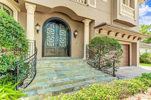 4621 Valerie St, Bellaire, TX 77401-5819