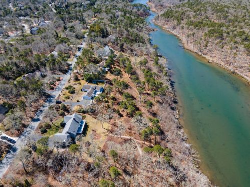 595 Riverview Dr, Chatham MA  02633-1117 exterior