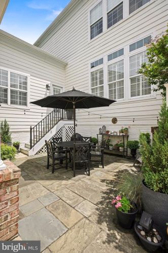 9012 Virginia Ter, Lorton VA  22079-3251 exterior