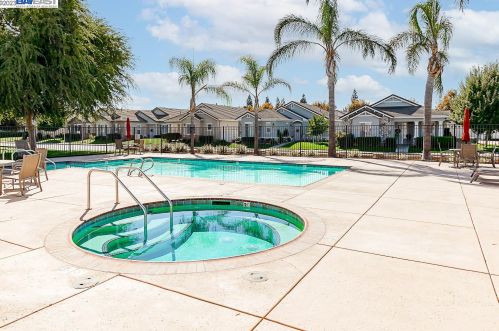 1677 Red Sky Way, Ripon CA  95366-9349 exterior