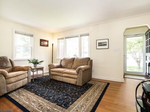 232 Myrtle Ave, Westfield, NJ 07090-1516