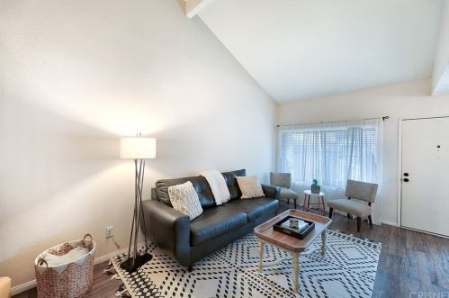 24605 Trevino Dr, Santa Clarita CA  91355-2816 exterior