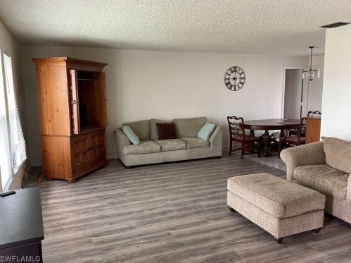 3304 7th Ave, Cape Coral, FL 33914-3302