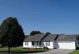 2416 Lake Pointe Dr, Cookeville TN  38506-4418 exterior