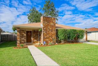 808 Guardian Ave, Gretna, LA 70056-5210