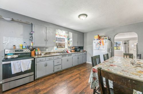 704 Margaret St, Watertown, WI 53098-2543
