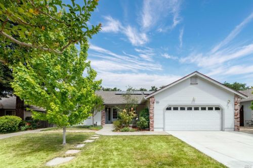 5079 Charmian Dr, Santa Rosa, CA 95409-3554