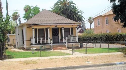 2944 6 St, Riverside CA 92501-0916 exterior