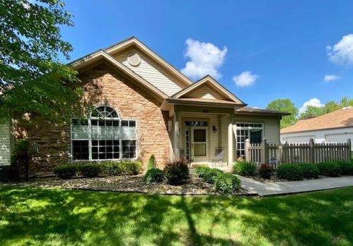 175 Stonegate Blvd, Hermitage, PA 16148-8001