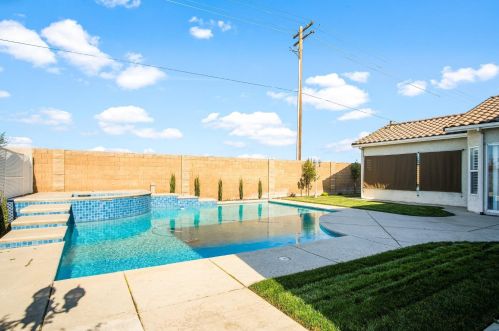 2709 Mira Vista Dr, Modesto CA  95356-8798 exterior