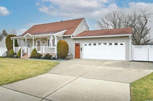287 Irving Ave, Deer Park NY  11729-2216 exterior